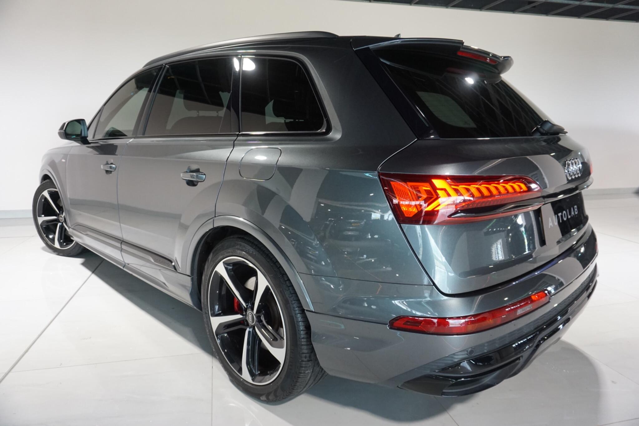 Audi Q7 3.0 TFSIe V6 55 Black Edition SUV 5dr Petrol Plug-in Hybrid Tiptronic quattro Euro 6 (s/s) 17.9kWh (381 ps)